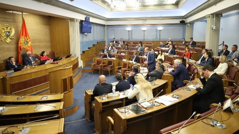 "Moramo da imamo stabilan i snažan Javni servis" thumb2.jpg