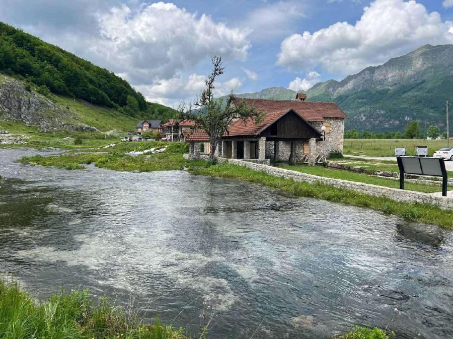 Restoran Vodenica na Alipašinim izvorima