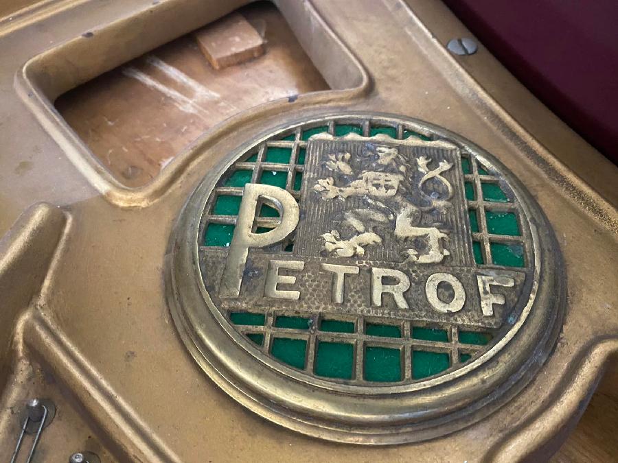 Klavir ponovo u hotelu 