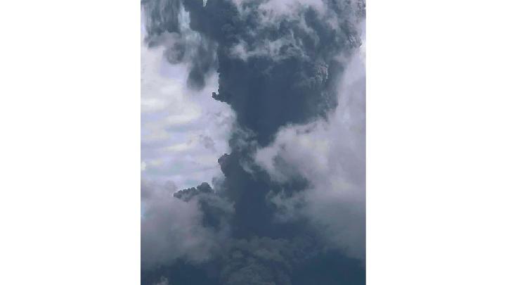 У ерупцији вулкана у Индонезији 11 мртвих 