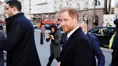 Принц Хари ненајављено у Лондону на рочишту против таблоида