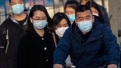 Кинески здравствени званичници бране своје податке о поријеклу корона вируса