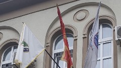 Бошњачка застава и на згради Општине Беране