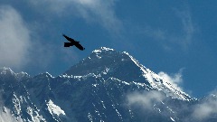 Алпиниста погинуо на Монт Евересту