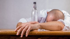 Капацитети за лијечење алкохолизма ограничени, превенција кључна