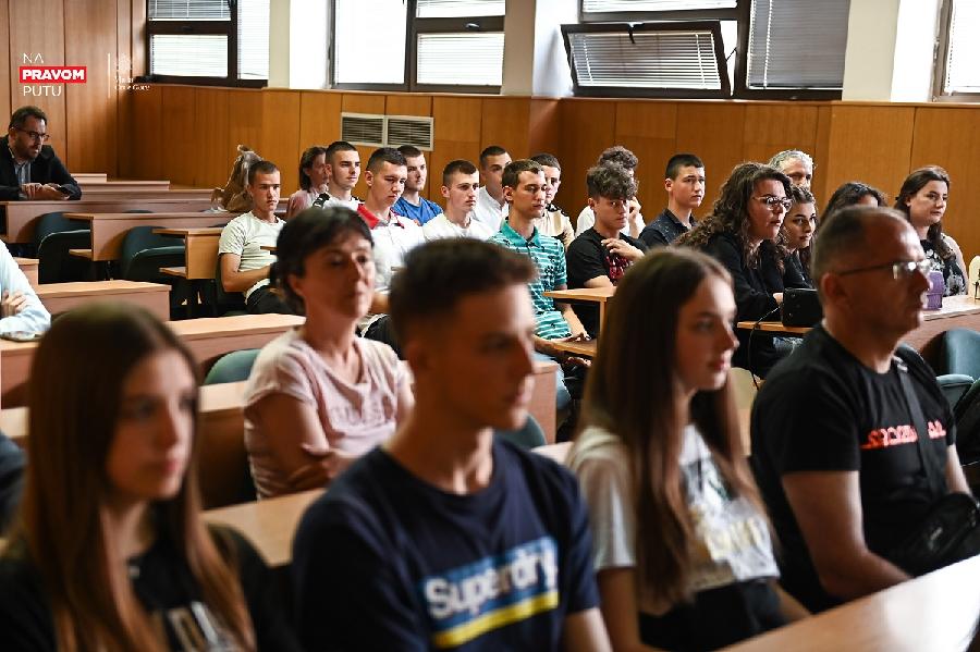 Тема школе обновљиви извори електричне енергије