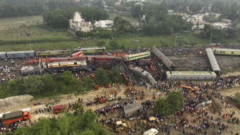 У судару возова погинуло 280 људи, 900 повријеђено