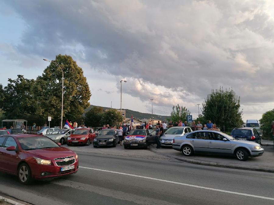 Sa auto-litije u Herceg Novom