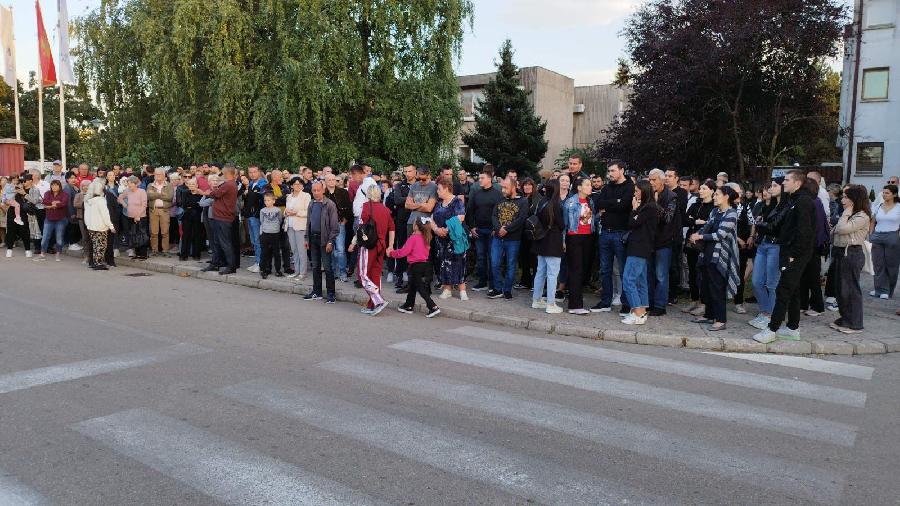 Протест испред никшићке болнице