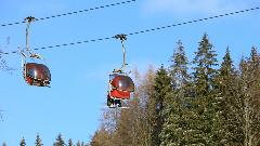 Srušila se gondola na skijalištu u Austriji, povrijeđena porodica