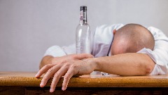 Kako starimo sve teže podnosimo alkohol
