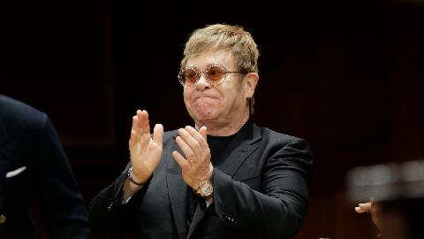 Lične stvari Eltona Džona prodate za skoro osam miliona dolara