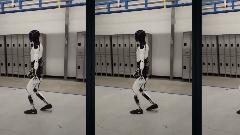 Mask objavio snimak šetnje robota Optimusa