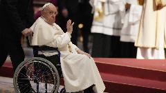 Papa: Licemjerno je biti šokiran blagoslovom za istopolne parove