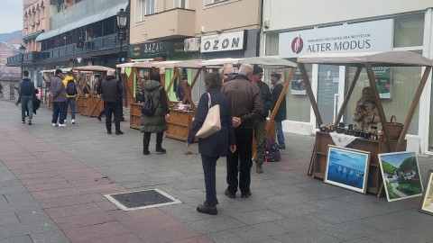 Od džemova do suvenira: Bazar u Pljevljima obogatio turističku ponudu thumb2.jpg