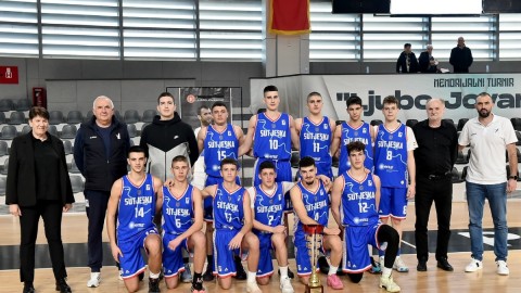 Sutjeska osvojila trofej na memorijalnom turniru "Ljubo Jovanović" thumb2.jpg
