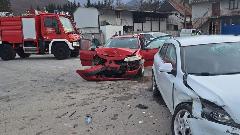 Troje povrijeđenih u sudaru automobila u Mojkovcu