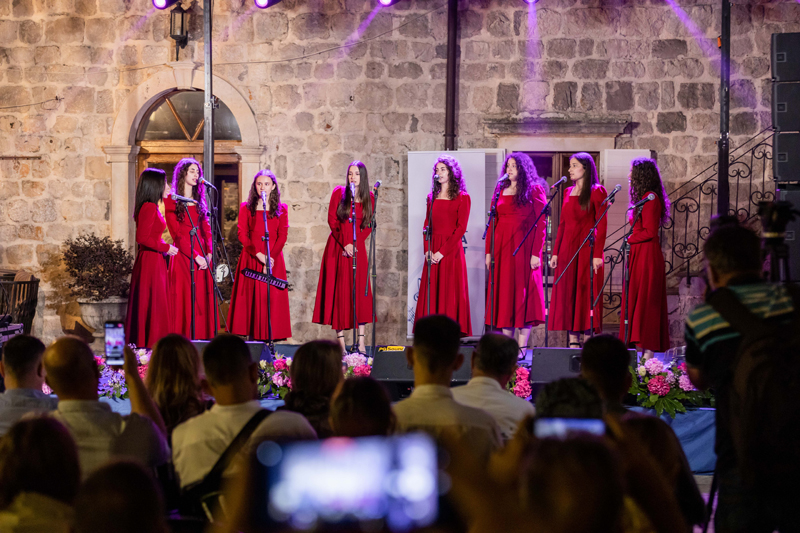 Sa festivala u Perastu