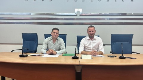 Kažić i Bošković na Izbornom Kongresu CEV u Napulju thumb2.jpg