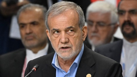 Pezeškijan: Iran će obnoviti nuklearna postrojenja ako budu uništena thumb2.jpg