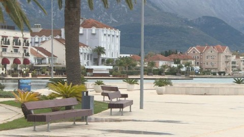 U Tivtu osam odsto više turista nego lani thumb2.jpg