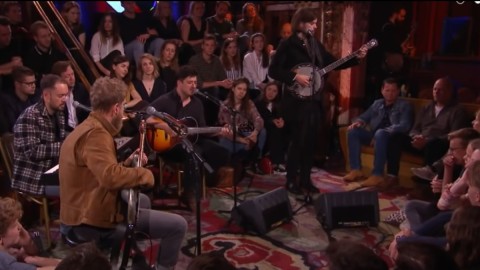 Mumford & Sons pružaju uvod u album singlom „Malibu“ thumb2.jpg