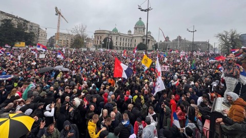 Srbija: Studenti u blokadi spremaju listu, traže izbore do ljeta thumb2.jpg