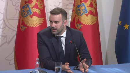 1_253x450 Spajiq: Vazhdohet afati për aeroportet, ofertat në maj