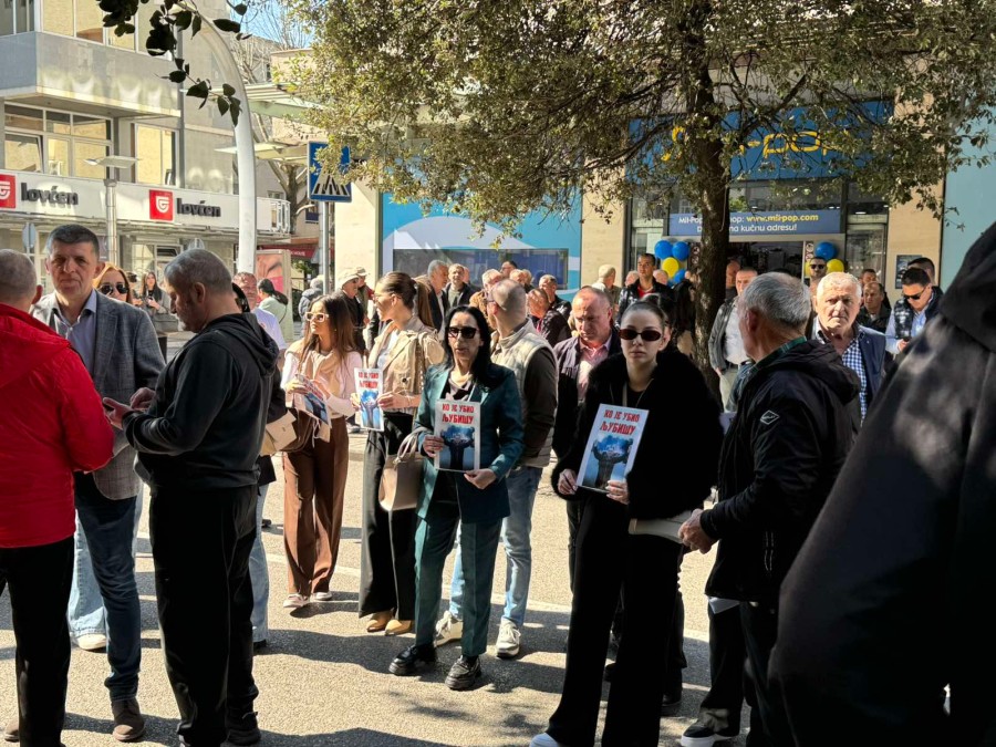 Građani se okupili ispred zgrade Tužilaštva 