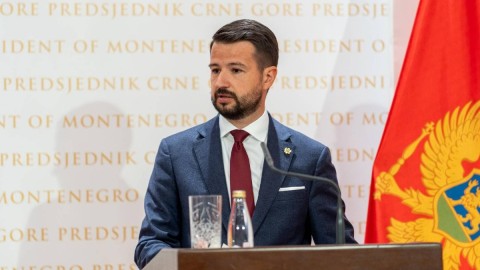 Milatović pisao Mandiću i Spajiću: Upitan legitimitet predstavljanja Savjeta za odbranu u Skupštini thumb2.jpg