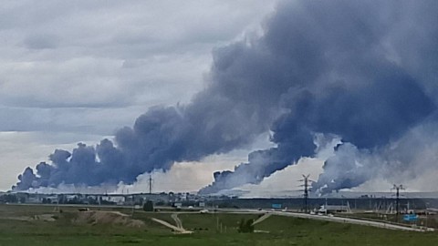 Ukrajinski zvaničnik: U napadu dronom uništeno više od 40 ruskih vojnih aviona thumb2.jpg