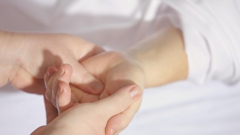 Natečeni prsti mogu biti neočekivan znak malo poznate plućne bolesti thumb2.jpg
