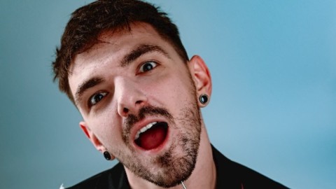 thumb2.jpg