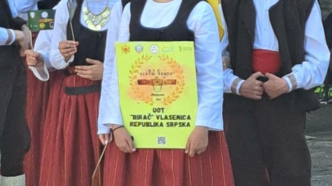 Ansambl iz Rožaja napustio festival u Mojkovcu: „RS nije međunarodno priznata država, već entitet u BiH“ thumb2.jpg