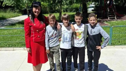 Cetinje: Dječaci pronašli 100 eura i vratili vlasnici thumb2.jpg