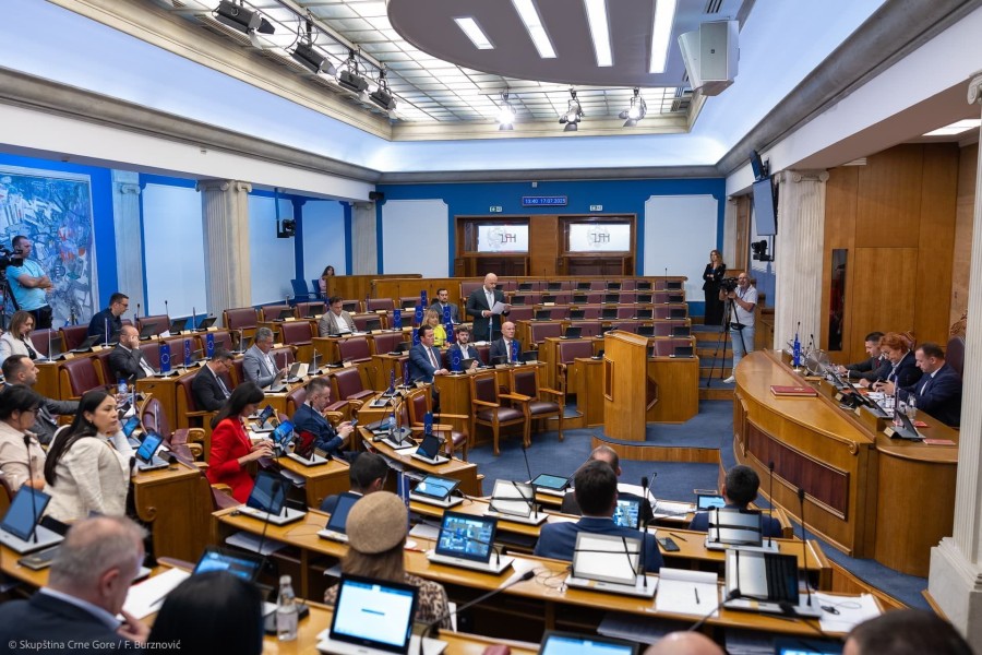 Sa današnje sjednice 