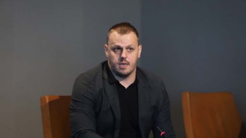 thumb2.jpg