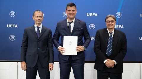 UEFA program: Srđan Blažić postao magistar menadžmenta u fudbalu thumb2.jpg
