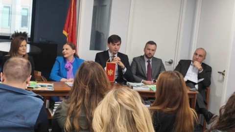 Azemović: Važno očuvanje jezika i kulturnog identiteta naših ljudi thumb2.jpg