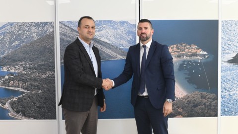 Morsko dobro podržalo Vaterpolo i plivački savez Crne Gore thumb2.jpg