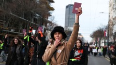 Protesti u Srbiji: Nekad studenti, danas profesori, ponovo na ulici