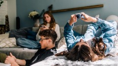 Onlajn generacija: mnogima je dosta mobilnog telefona