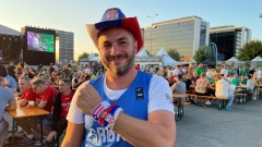 Šta rade i koga bodre Srbi u Rigi posle ispadanja 'Orlova'