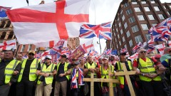Zašto zastave niču širom Engleske i šta to govori o britanskoj imigrantskoj politici