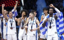 Umalo od gotovog veresija: Grcima bronza, Fincima kapa dole
