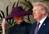 Melanijin šešir, žuta haljina i zlatna toaleta princeze Kejt - najzapaženiji modni trenuci Trampove posete 