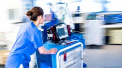 Ko će biti lečen prvi – sud poništio pravila o trijaži