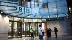 Ostavke u BBC-ju: Seizmička promena koja ukazuje na raskol u vrhu kuće