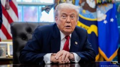 Tramp pritiska, Ukrajina se opire