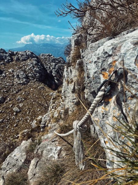 Kanap za pomoć planinarima (foto: Ozren Zogović)
